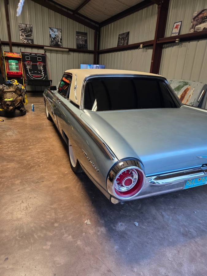 Ford-thunderbird-1963-2