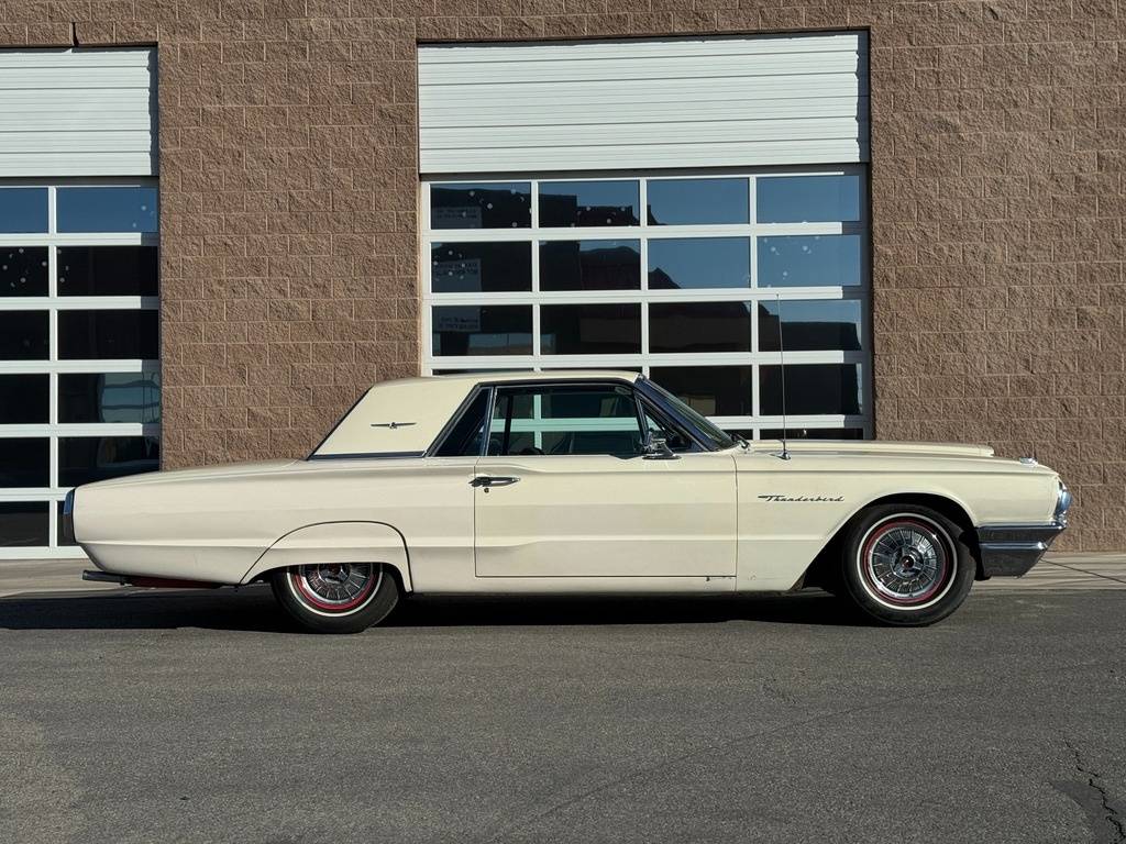 Ford-thunderbird-1964-white-105