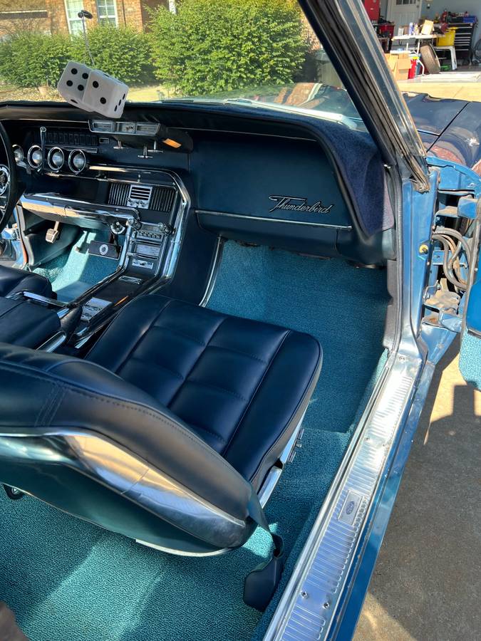 Ford-thunderbird-1966-blue-10