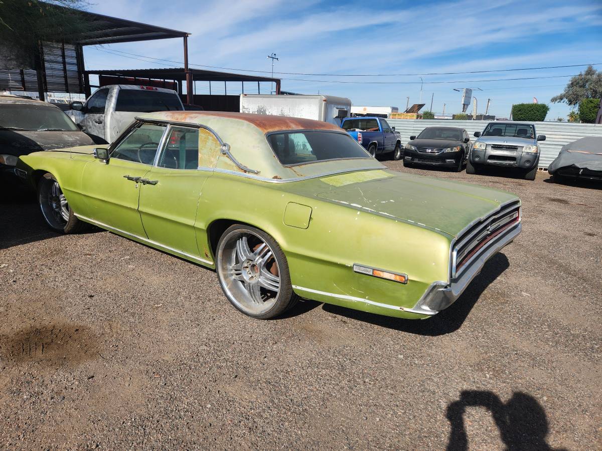 Ford-thunderbird-1968-green-3