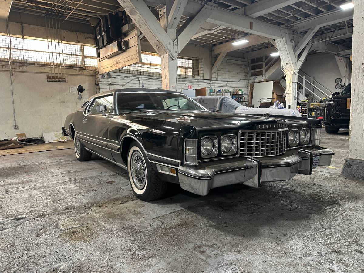 Ford-thunderbird-1976-black-1