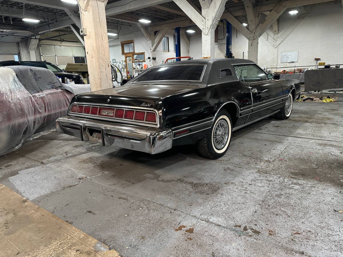 Ford-thunderbird-1976-black-4