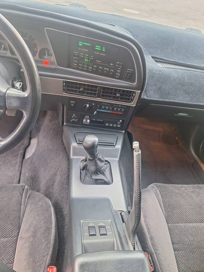 Ford-thunderbird-1990-white-13