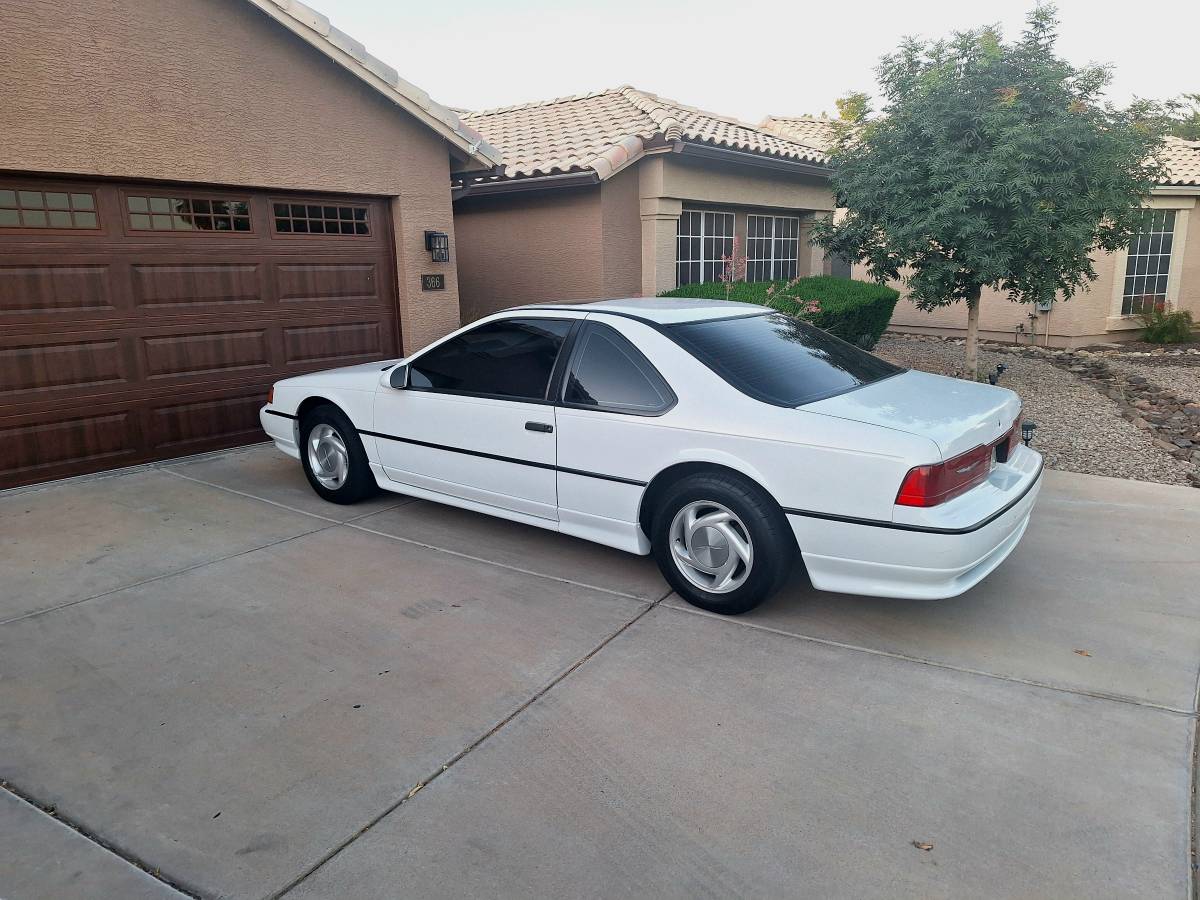 Ford-thunderbird-1990-white-4