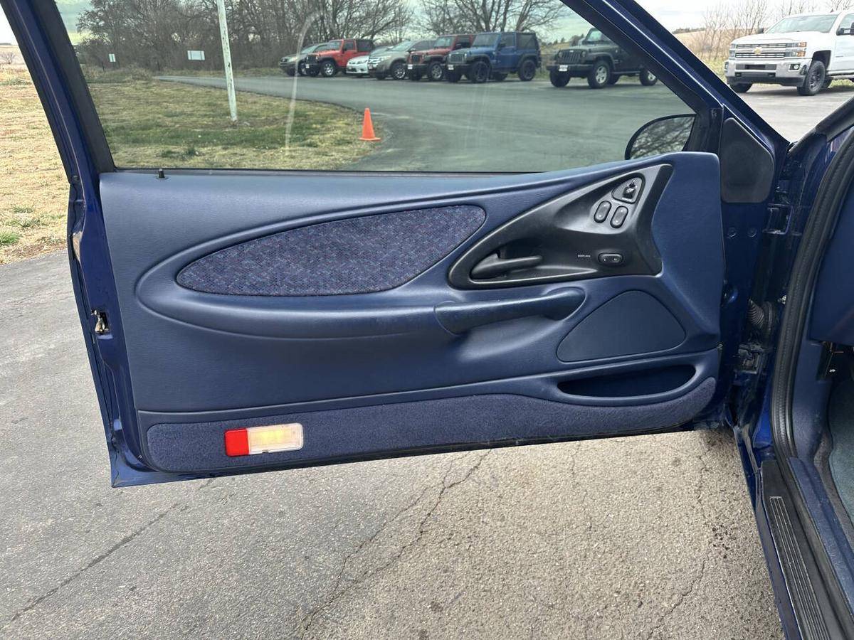 Ford-thunderbird-1994-blue-10