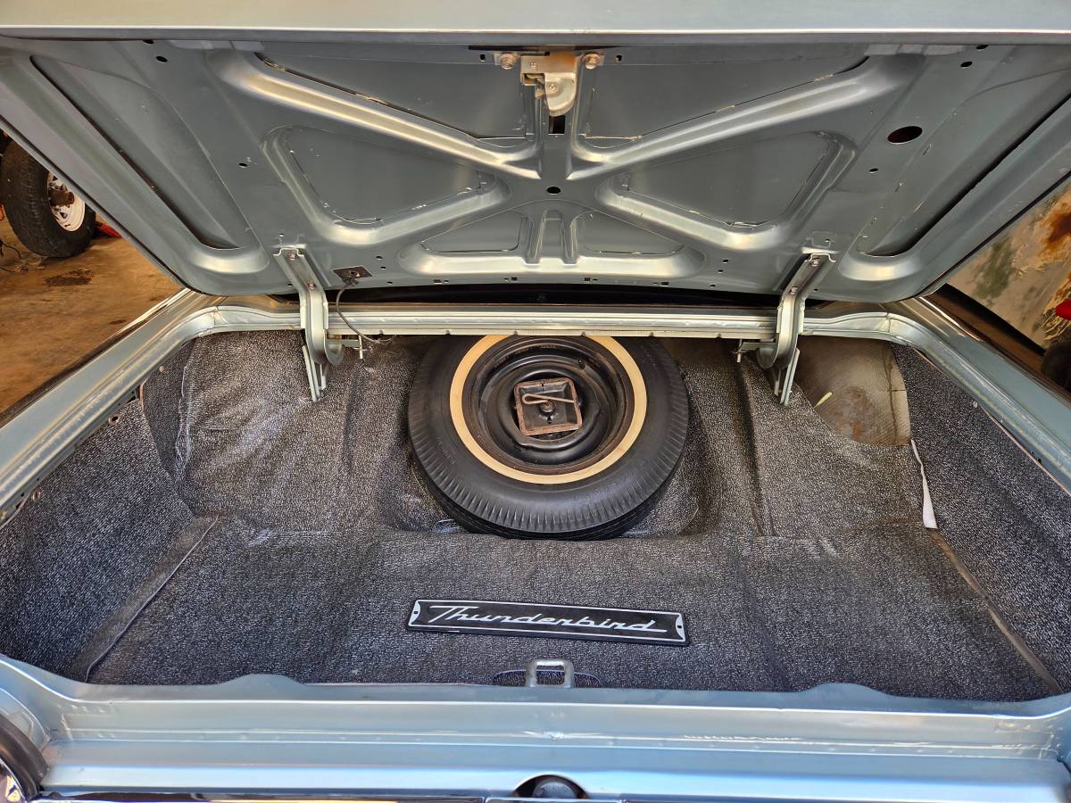 Ford-thunderbird-coupe-1963-13