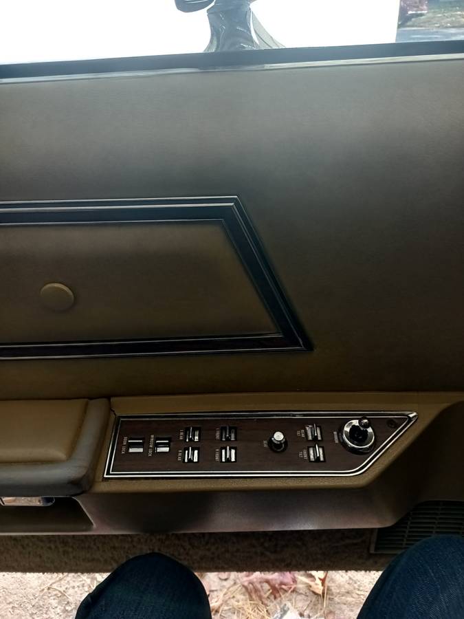 Ford-thunderbird-coupe-1974-yellow-5