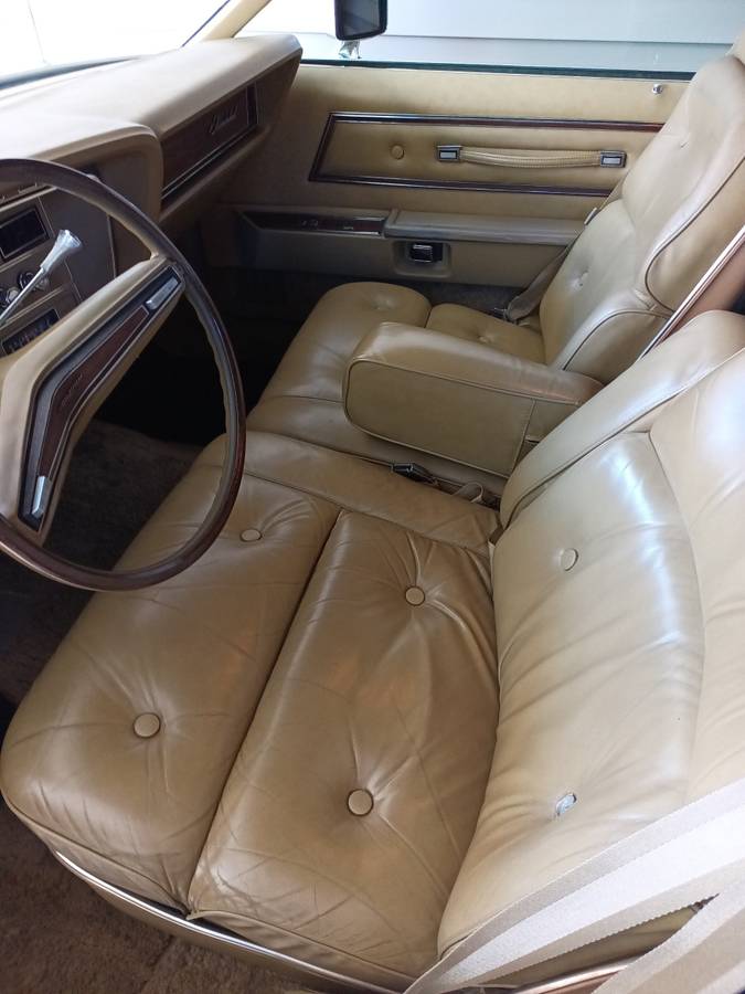 Ford-thunderbird-coupe-1974-yellow