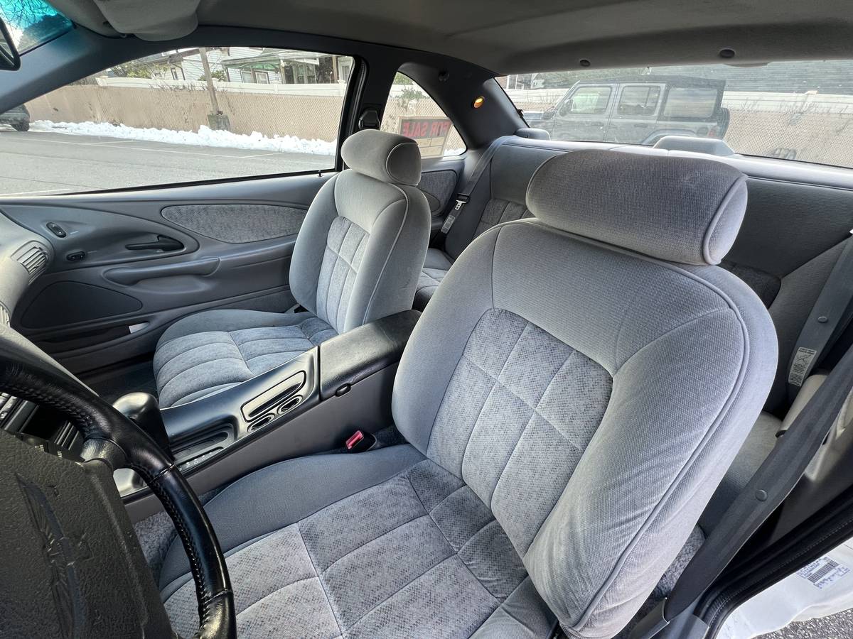 Ford-thunderbird-coupe-1994-white-13