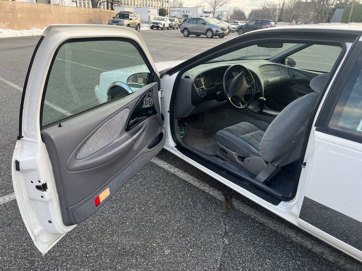 Ford-thunderbird-coupe-1994-white-8