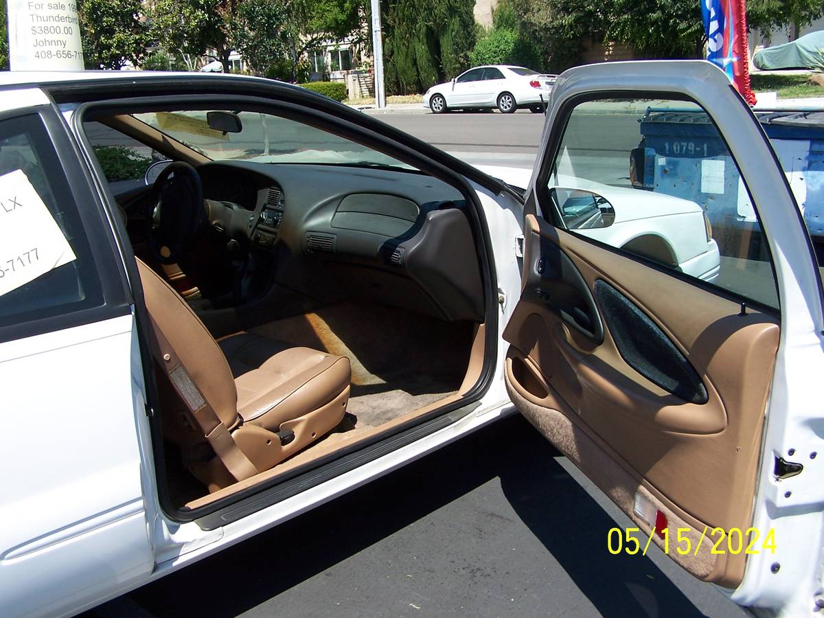 Ford-thunderbird-coupe-1996-white-1