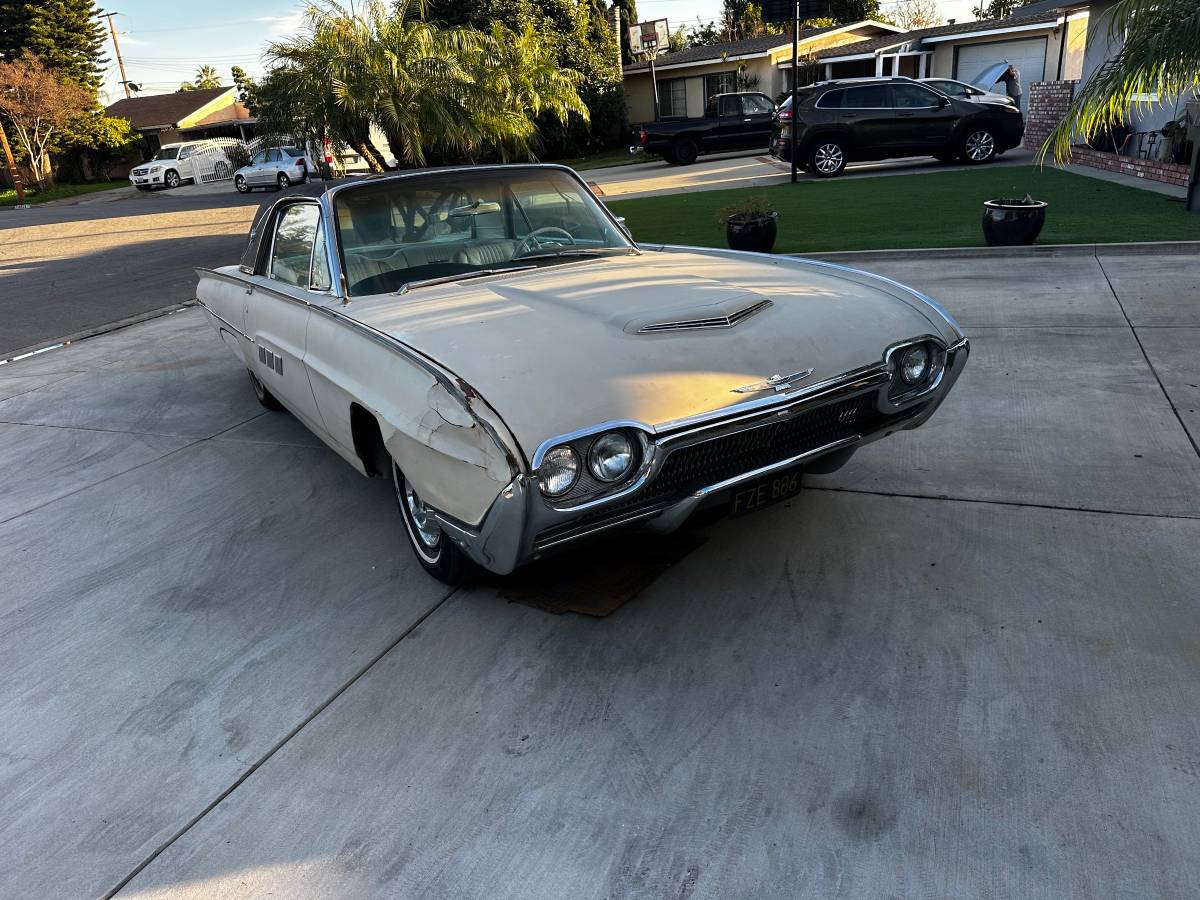 Ford-thunderbird-lx-1963-yellow-16