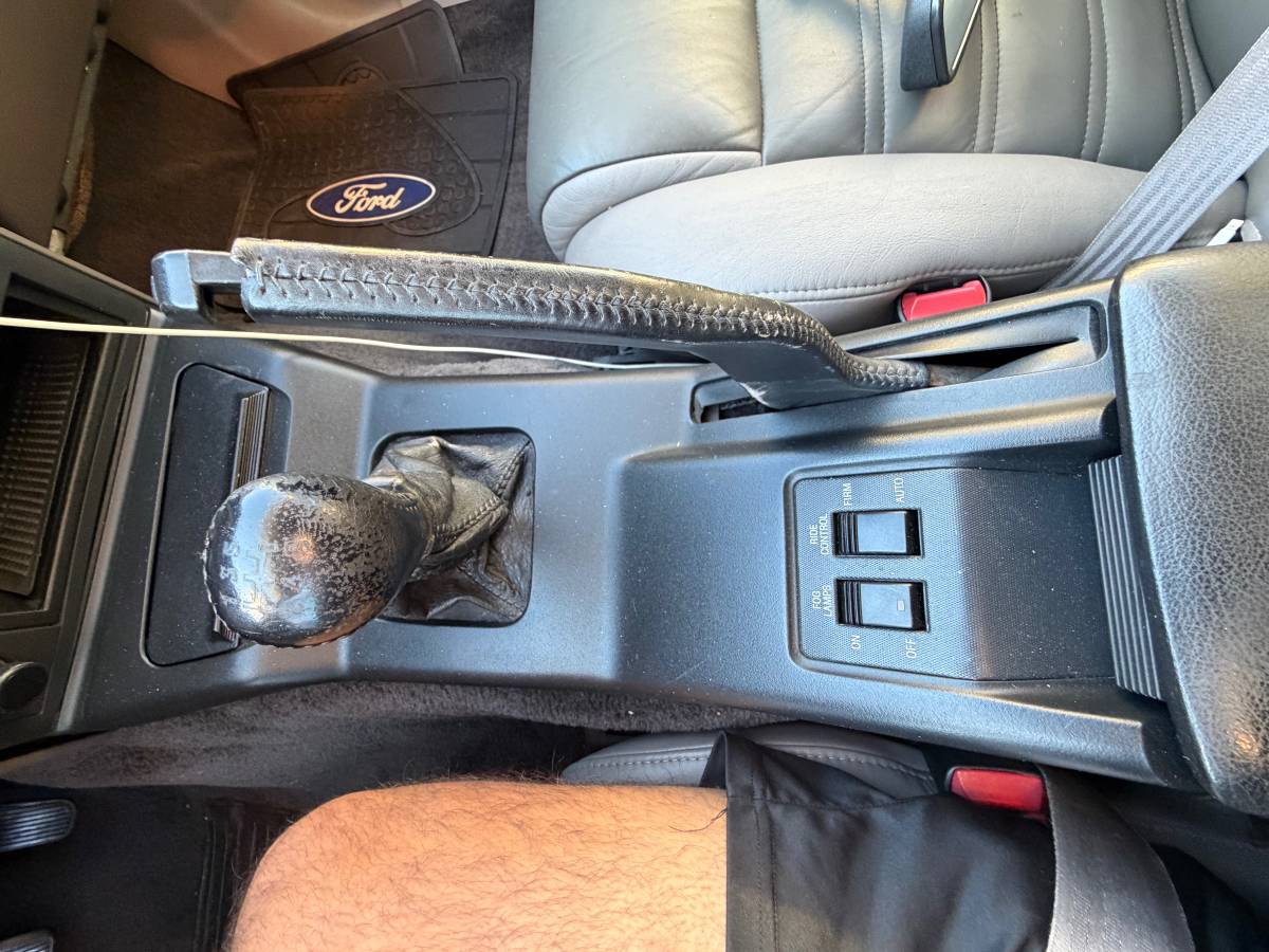 Ford-thunderbird-super-coupe-1989-grey-10