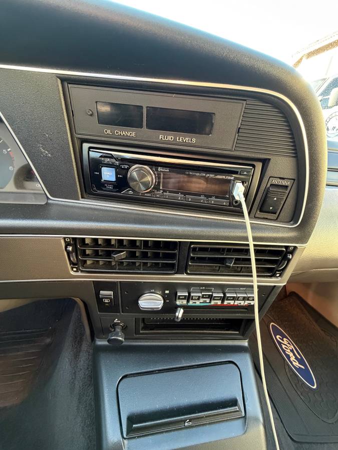 Ford-thunderbird-super-coupe-1989-grey-3