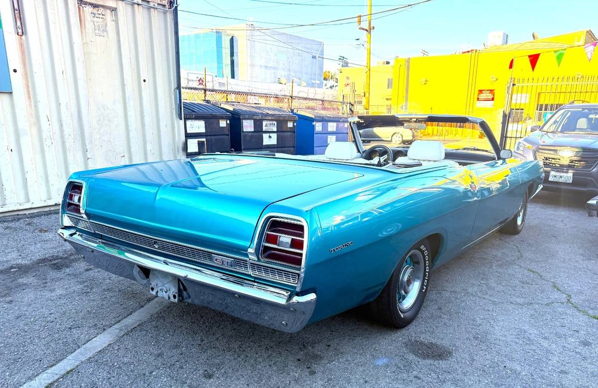 Ford-torino-gt-convertible-1969-blue-2