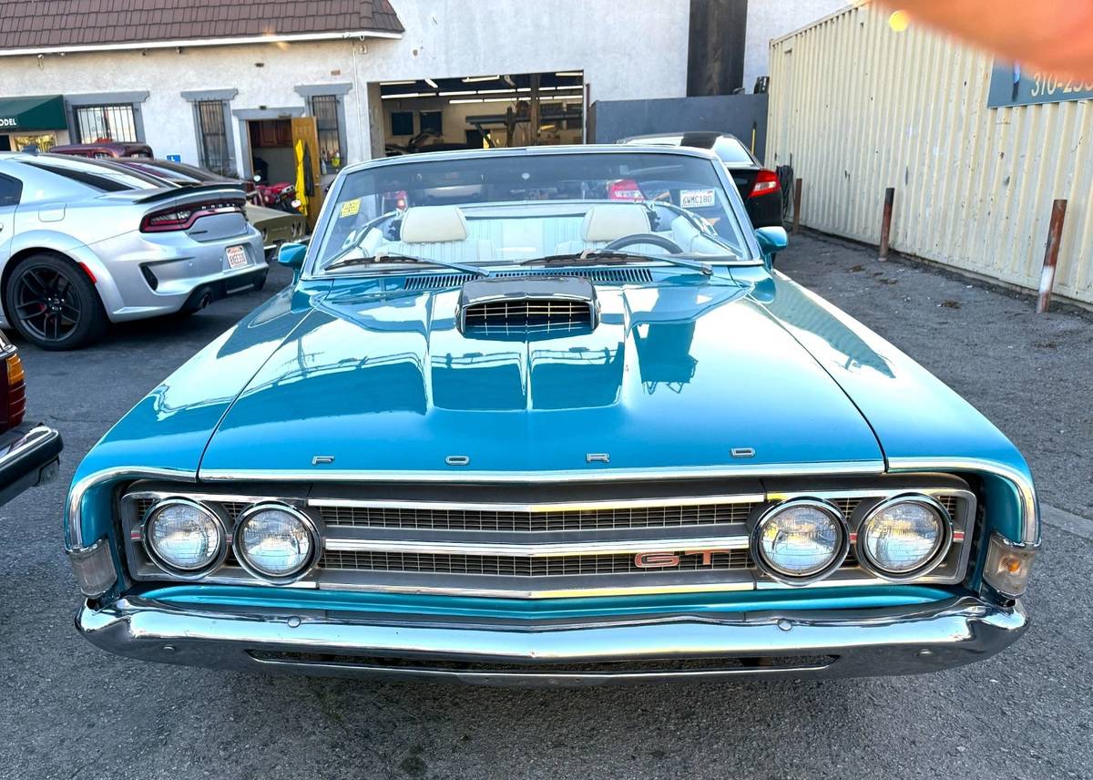 Ford-torino-gt-convertible-1969-blue-5