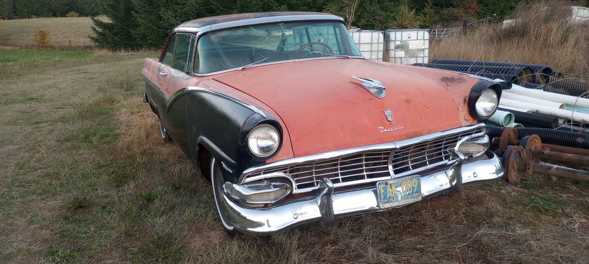 Ford-victoria-1956-black-11