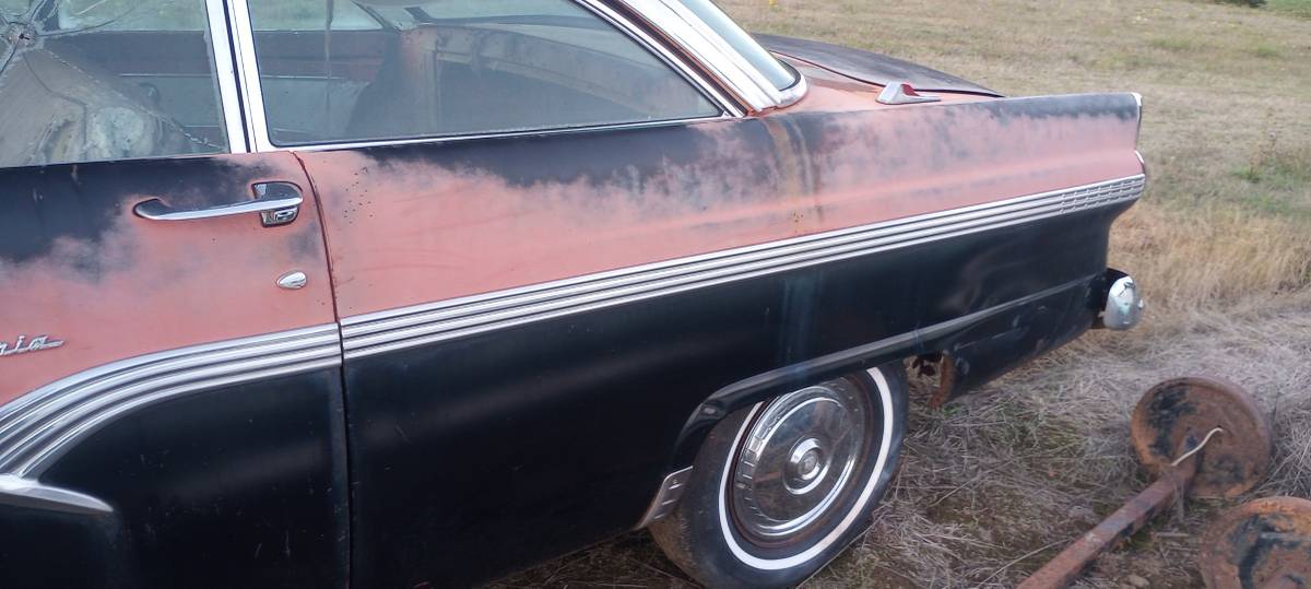 Ford-victoria-1956-black-12