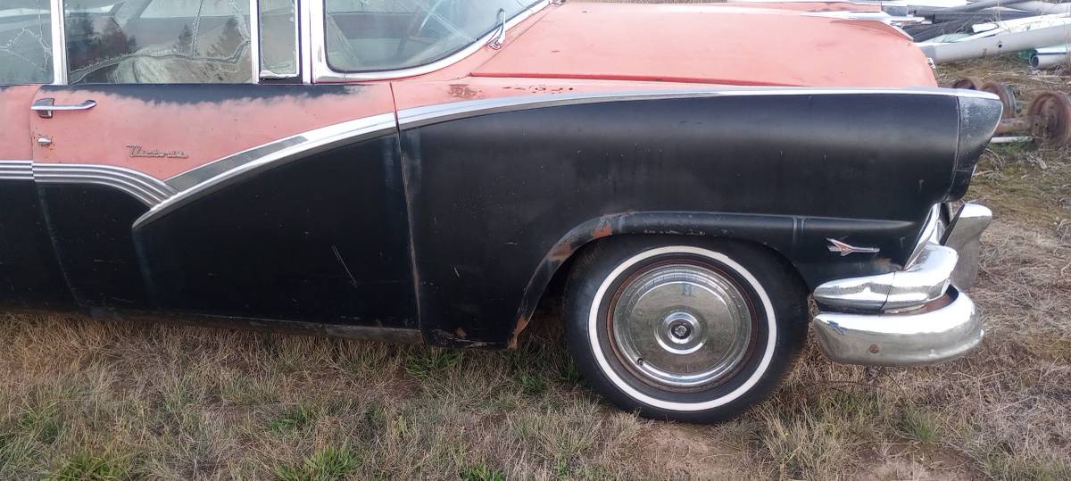 Ford-victoria-1956-black-13