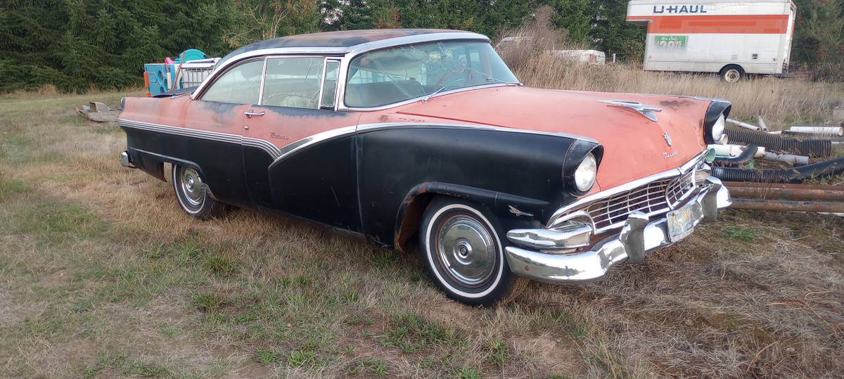 Ford-victoria-1956-black-14