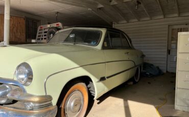 Ford-victoria-coupe-1951-yellow-3