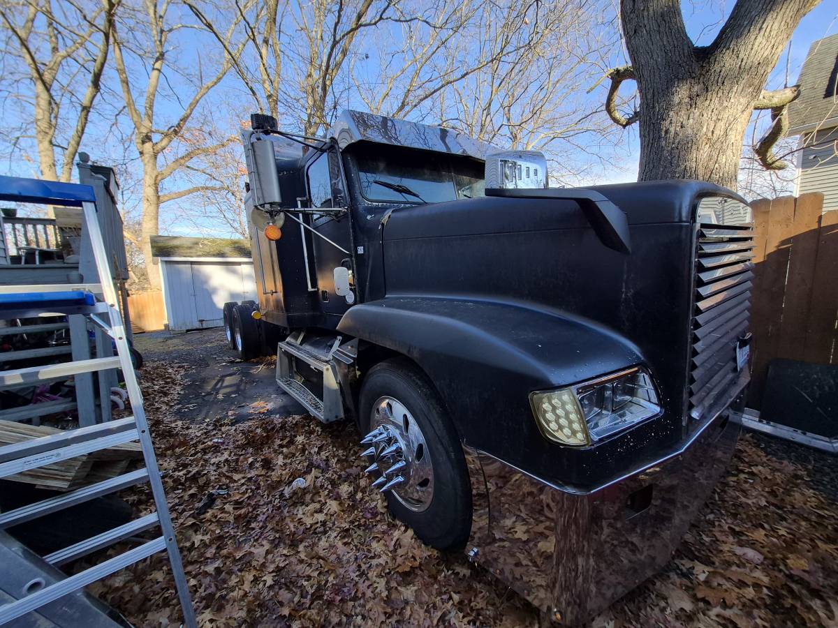 Freightliner-fld120-diesel-1994-black