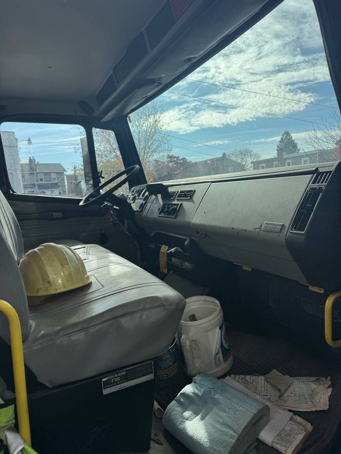 Frieghtliner-diesel-1991-black-2