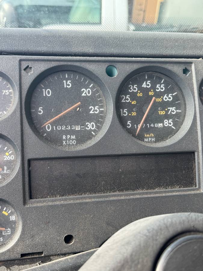 Frieghtliner-diesel-1991-black-3