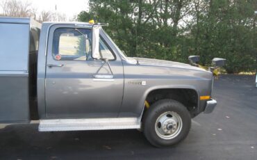 GMC-1-Ton-Pickup-1988-Cab-Chassis-36