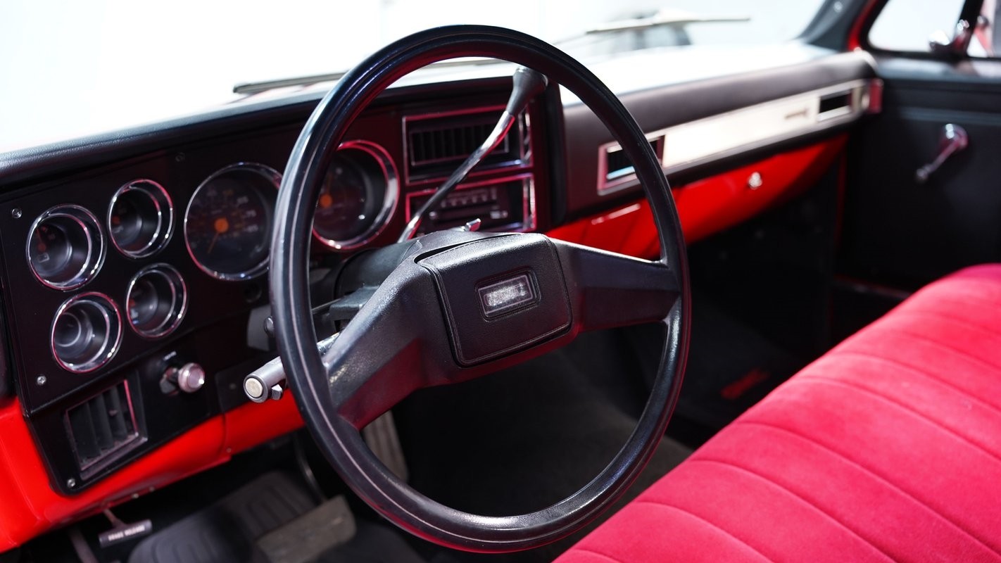 GMC-R1500-1987-Pickup-Truck-31