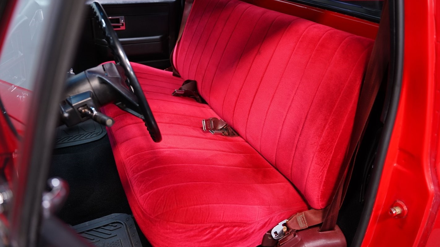 GMC-R1500-1987-Pickup-Truck-34