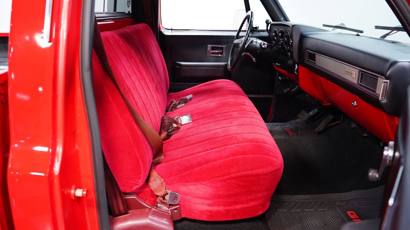 GMC-R1500-1987-Pickup-Truck-36