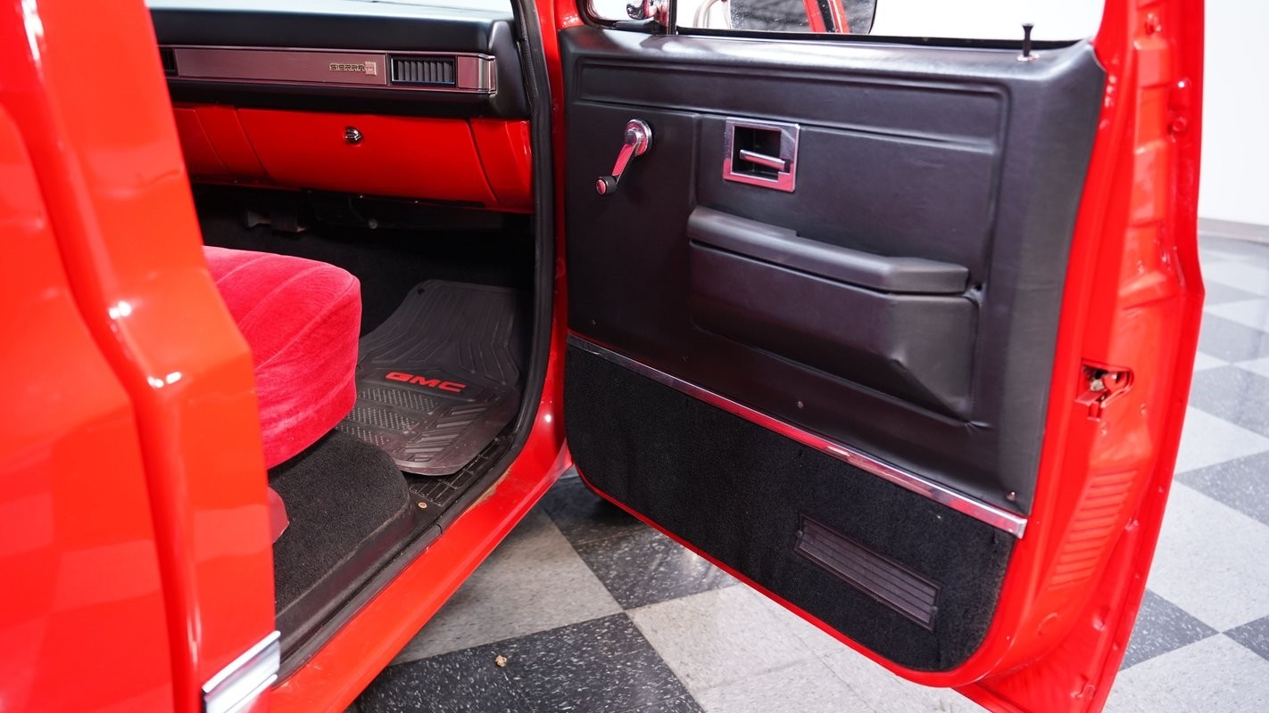 GMC-R1500-1987-Pickup-Truck-38