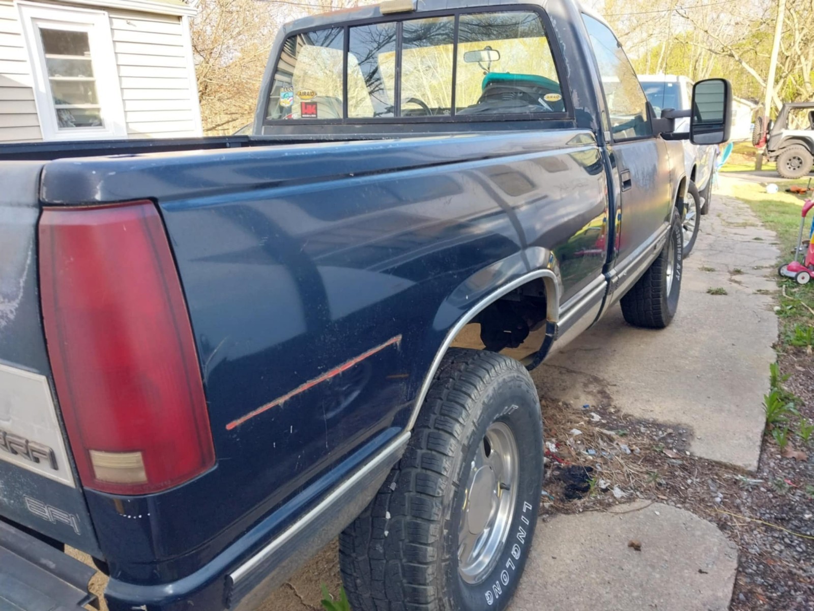 GMC-Sierra-1500-1988-Standard-Cab-Pickup-3
