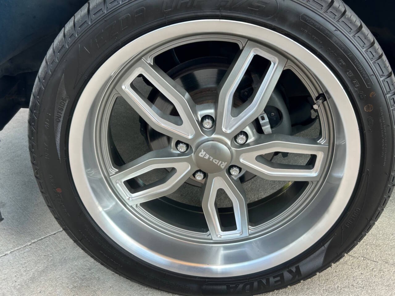 GMC-Sierra-1500-1992-Pickup-Truck-10