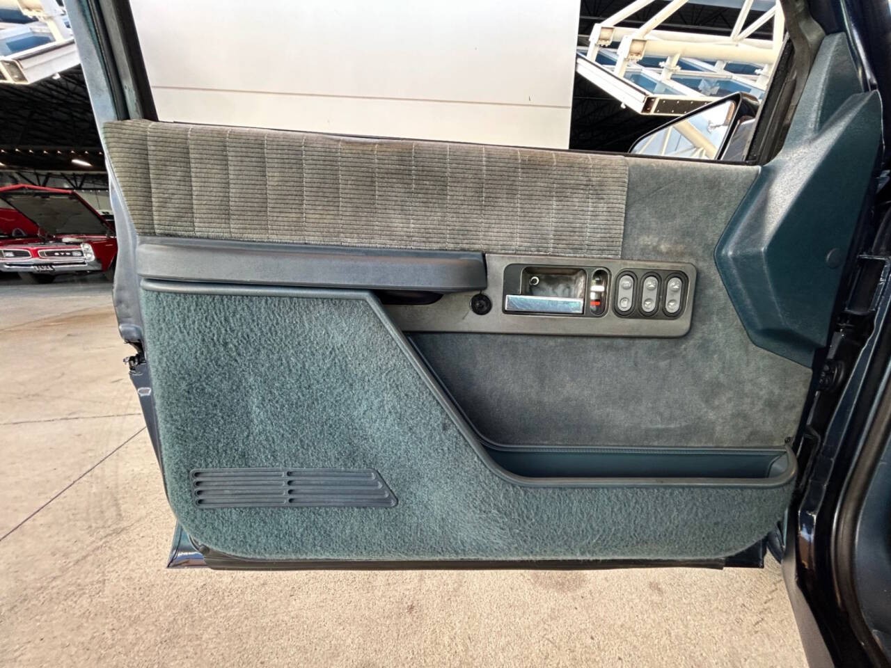 GMC-Sierra-1500-1992-Pickup-Truck-11