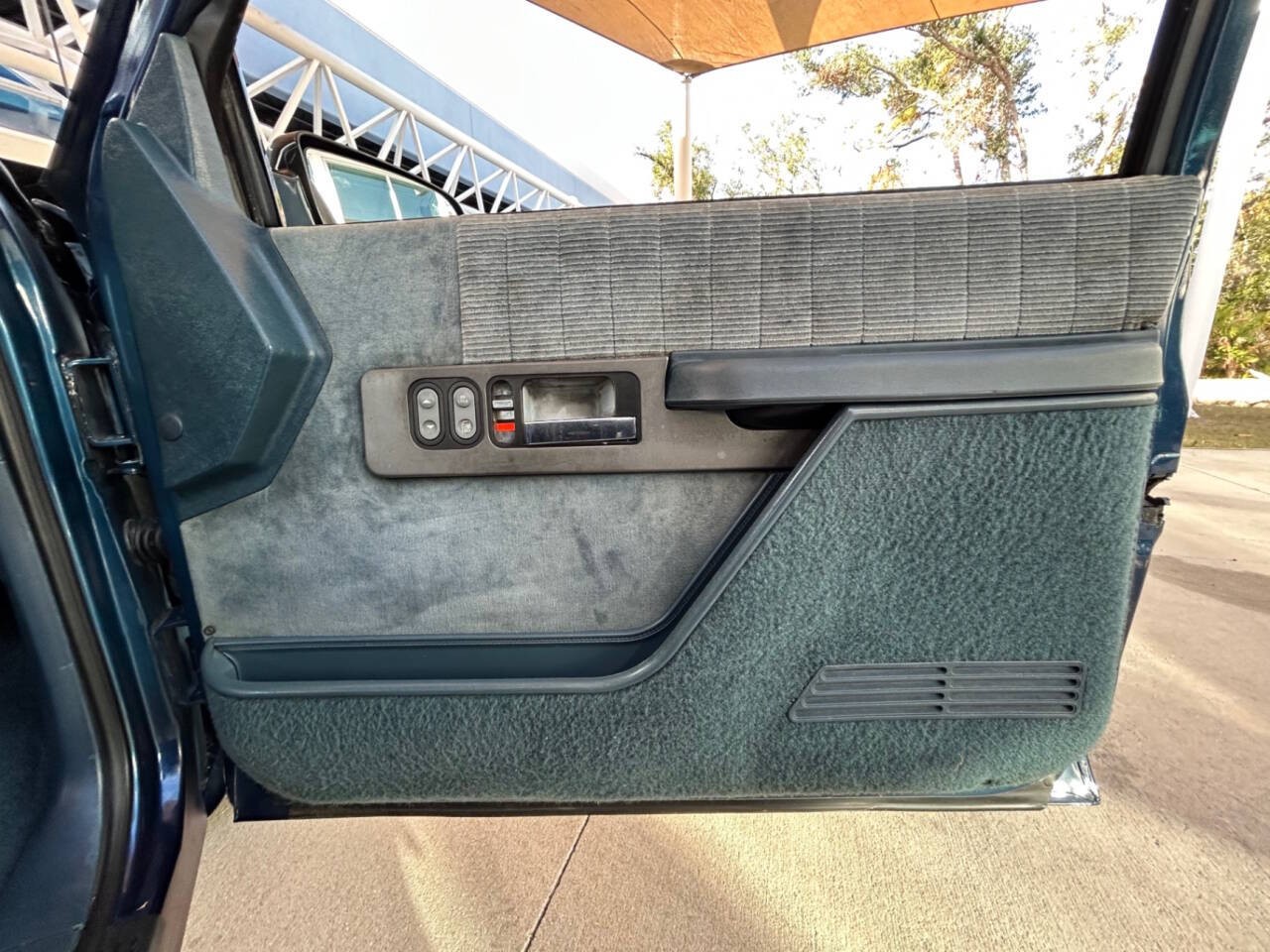 GMC-Sierra-1500-1992-Pickup-Truck-15