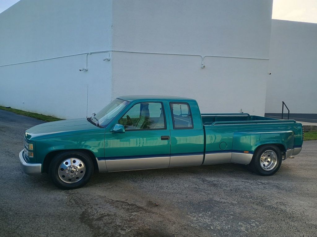 GMC-Sierra-3500-1994-Pickup-Truck-1
