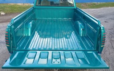 GMC-Sierra-3500-1994-Pickup-Truck-11