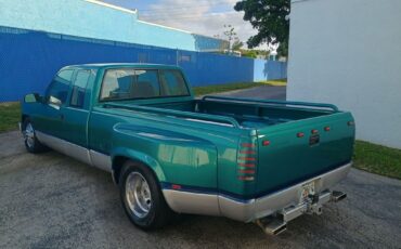 GMC-Sierra-3500-1994-Pickup-Truck-2