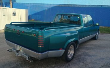 GMC-Sierra-3500-1994-Pickup-Truck-4