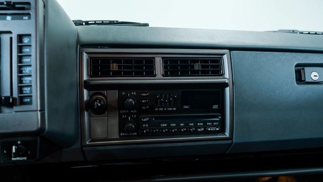 GMC-Sonoma-1992-Standard-Cab-Pickup-24