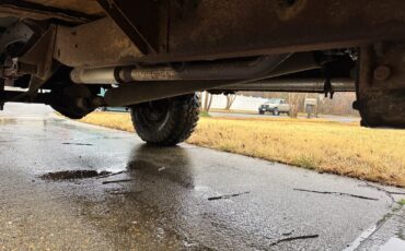 GMC-Suburban-1972-14