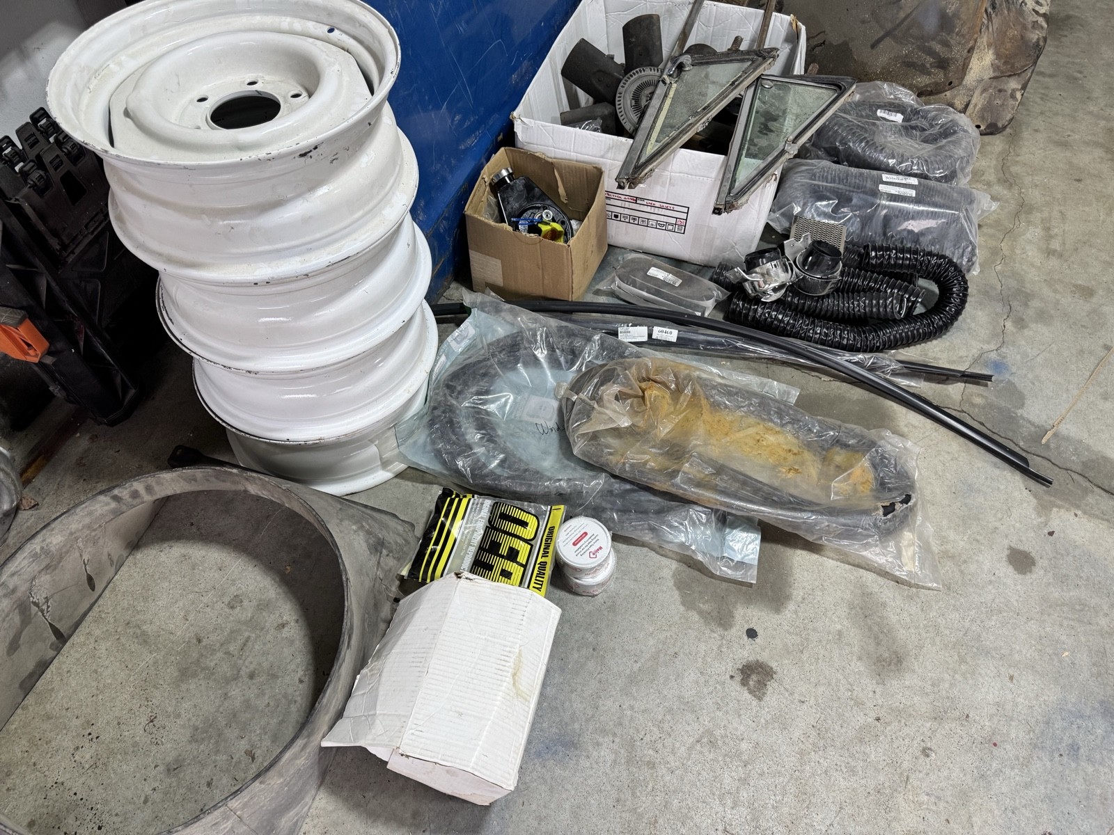 GMC-Suburban-1972-18