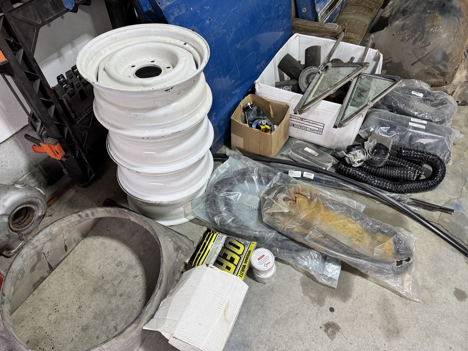 GMC-Suburban-1972-19