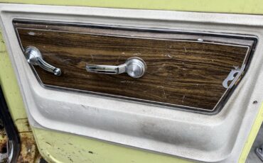 GMC-Suburban-1972-22