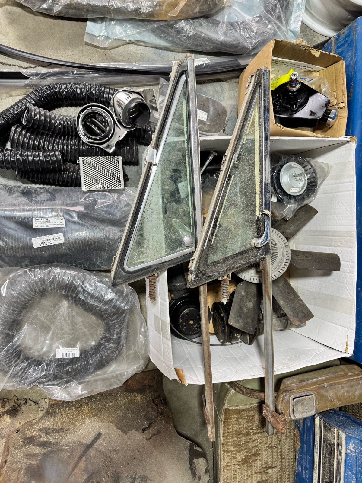 GMC-Suburban-1972-25