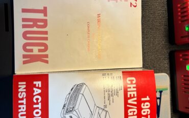 GMC-Suburban-1972-26