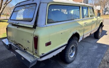 GMC-Suburban-1972-4