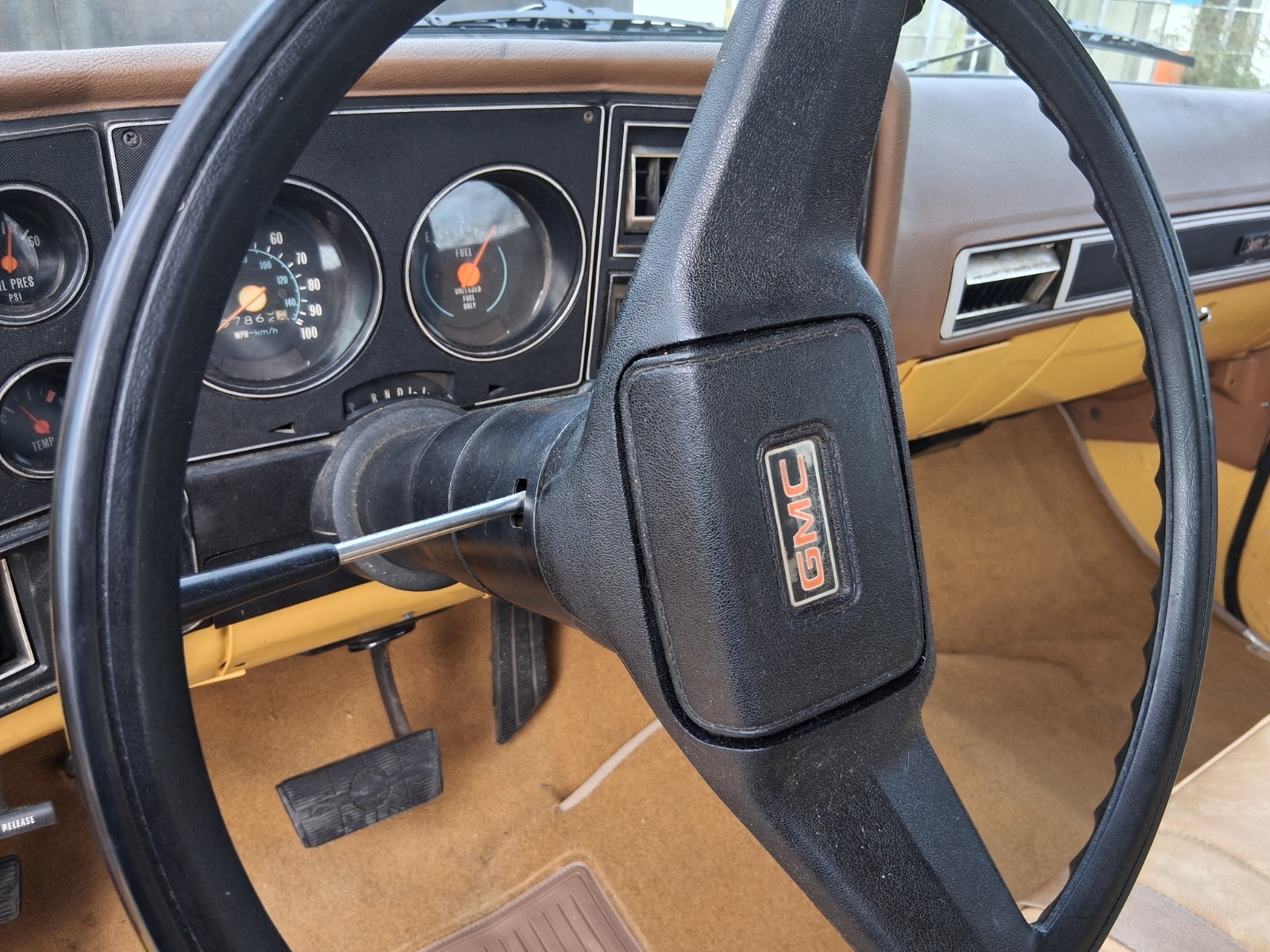 GMC-Suburban-1979-Wagon-10